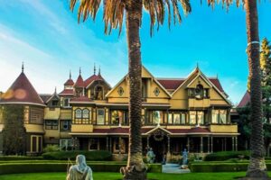 https://mlchildswriter.com/wp-content/uploads/2025/01/the-Winchester-Mystery-House-300x200.jpg